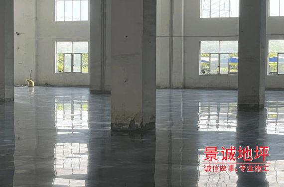 凹凸不平的地面适合做混凝土钢化地坪吗?