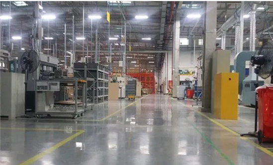 如何选择适合工业厂房重载地面的地坪材料?